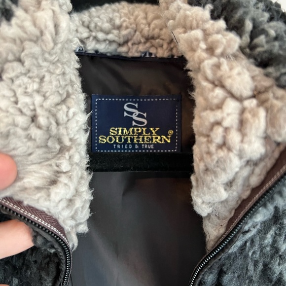 Simply Southern Tried & True Sherpa Vest - Picture 4 of 7